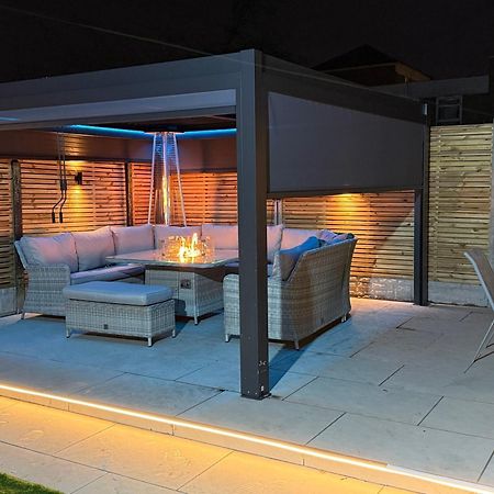 5 Bed Town House Within City Centre And Sleeps Up To 11 With Sky And Netflix Birmingham Dış mekan fotoğraf