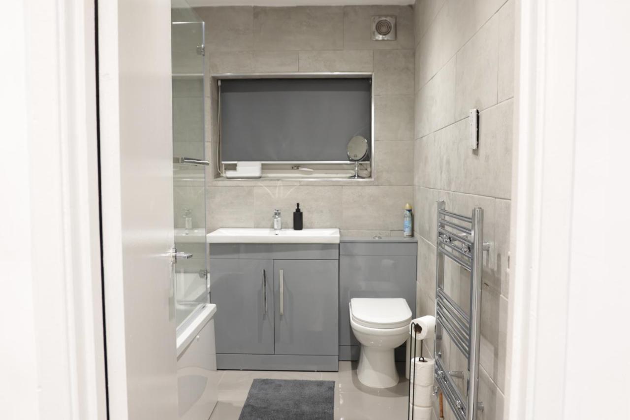 5 Bed Town House Within City Centre And Sleeps Up To 11 With Sky And Netflix Birmingham Dış mekan fotoğraf