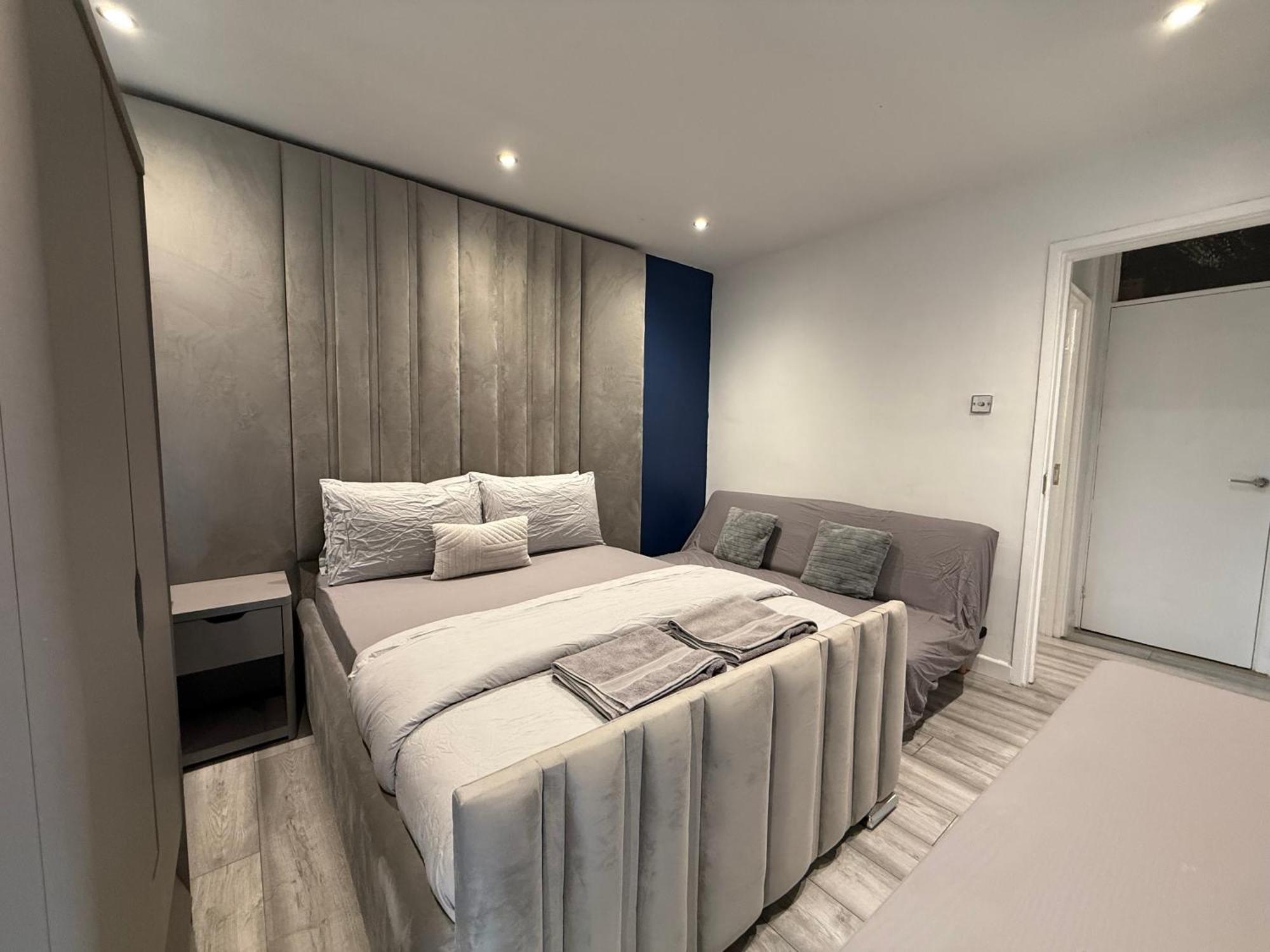 5 Bed Town House Within City Centre And Sleeps Up To 11 With Sky And Netflix Birmingham Dış mekan fotoğraf