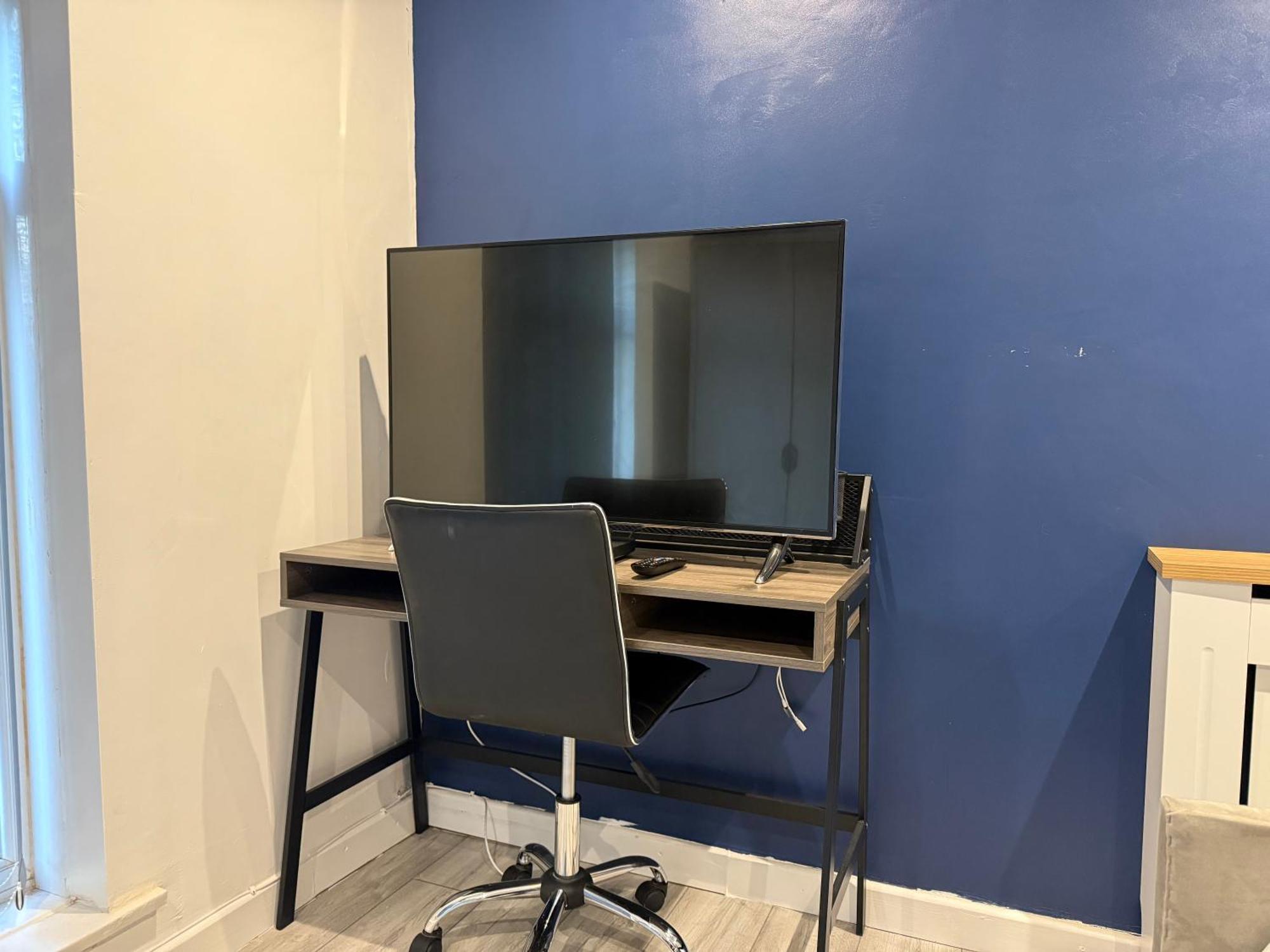 5 Bed Town House Within City Centre And Sleeps Up To 11 With Sky And Netflix Birmingham Dış mekan fotoğraf